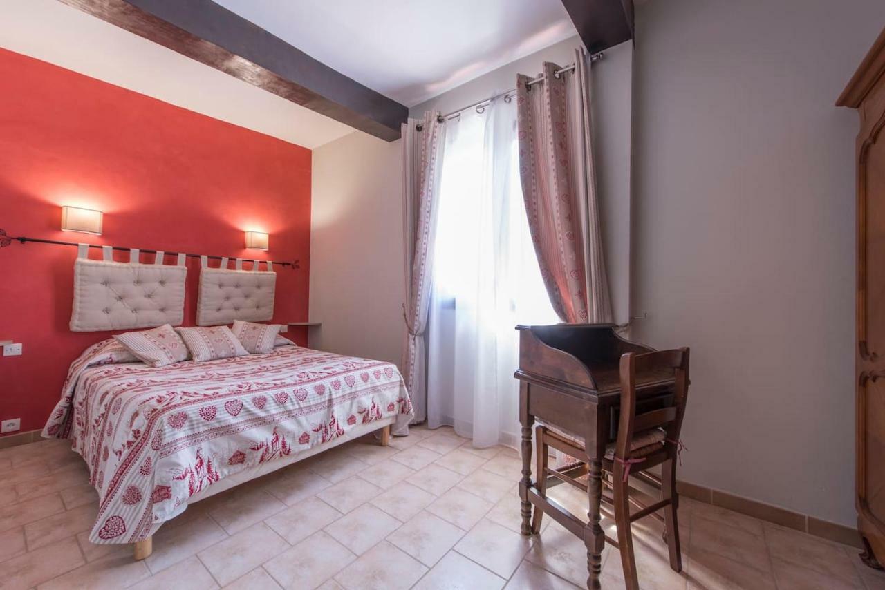 Appartement Clot De Felines Entrevaux Exteriér fotografie